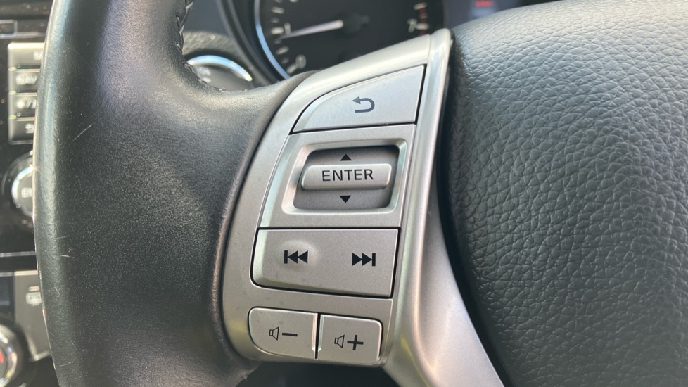 Nissan Qashqai 1.2 DiG-T N-Connecta 5dr Xtronic Petrol Hatchback - Image 22