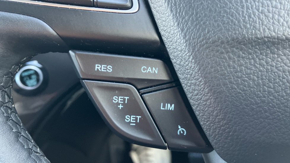 Ford C-MAX 1.0 EcoBoost 125 Titanium 5dr Petrol Estate - Image 23