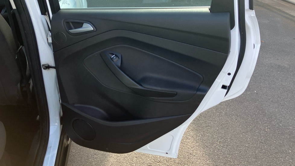 Ford C-MAX 1.0 EcoBoost 125 Titanium 5dr Petrol Estate - Image 31