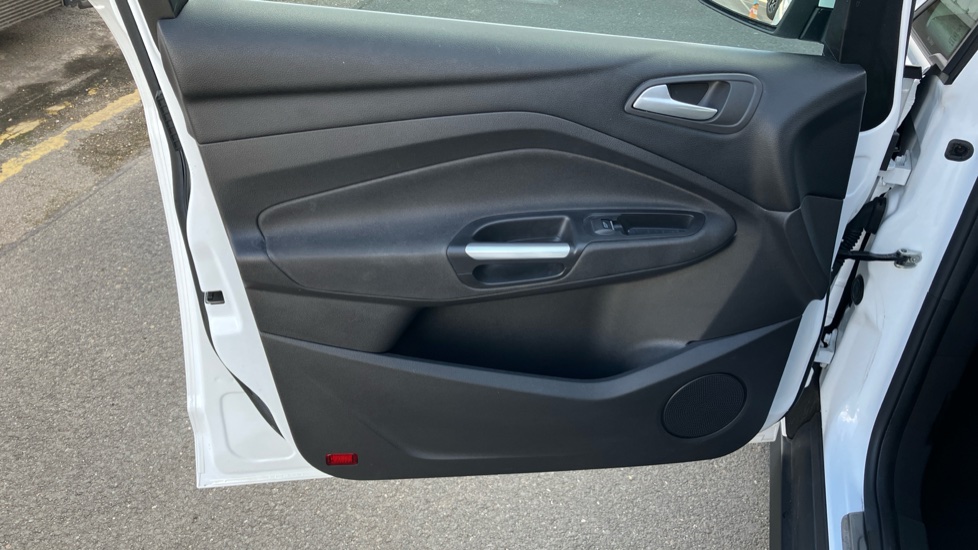 Ford C-MAX 1.0 EcoBoost 125 Titanium 5dr Petrol Estate - Image 33