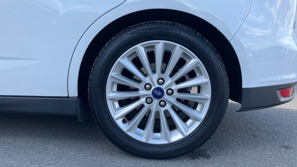 Ford C-MAX 1.0 EcoBoost 125 Titanium 5dr Petrol Estate - Image 38