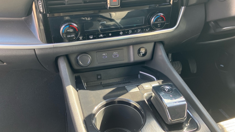 Nissan X-Trail 1.5 E-Power E-4orce 213 N-Connecta 5dr Auto Hybrid Station Wagon - Image 13