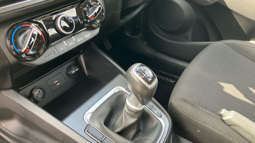 Hyundai KONA 1.0 TGDi 48V MHEV SE Connect 5dr Petrol Hatchback - Image 13