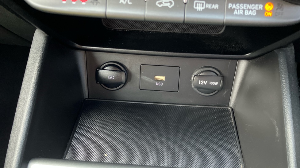 Hyundai KONA 1.0 TGDi 48V MHEV SE Connect 5dr Petrol Hatchback - Image 24