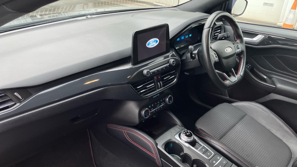 Ford Focus 1.0 EcoBoost 125 ST-Line X 5dr Auto Petrol Hatchback - Image 9