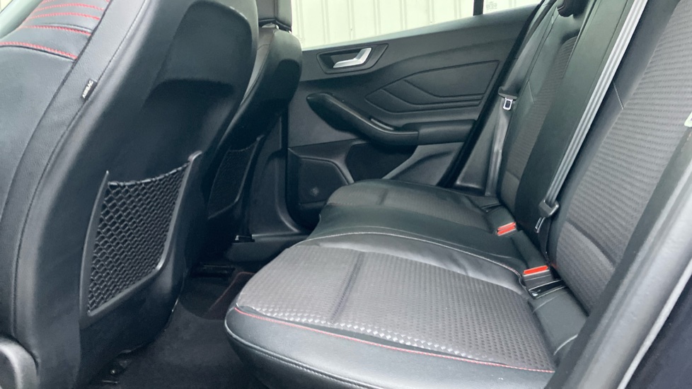 Ford Focus 1.0 EcoBoost 125 ST-Line X 5dr Auto Petrol Hatchback - Image 16