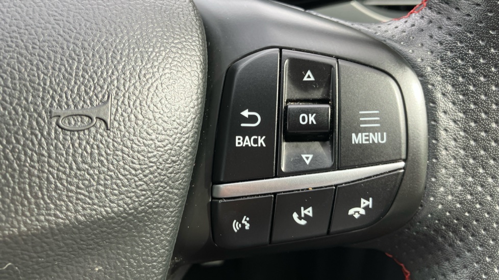 Ford Kuga 2.0 EcoBlue mHEV ST-Line Edition 5dr Diesel Estate - Image 21