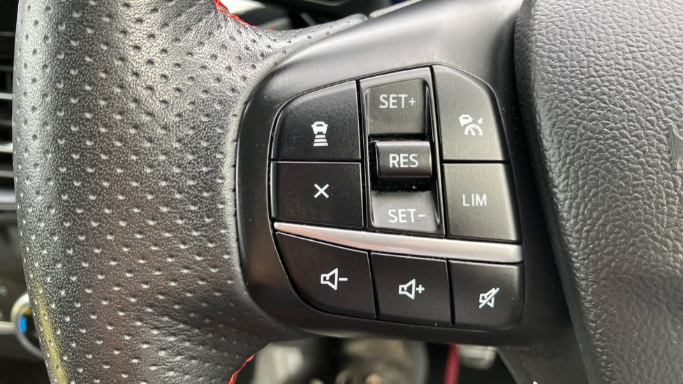 Ford Kuga 2.0 EcoBlue mHEV ST-Line Edition 5dr Diesel Estate - Image 22
