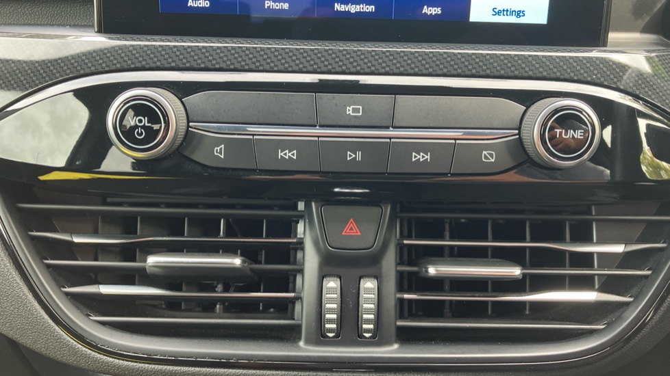 Ford Kuga 2.0 EcoBlue mHEV ST-Line Edition 5dr Diesel Estate - Image 23