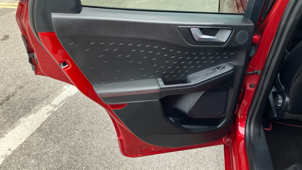Ford Kuga 2.0 EcoBlue mHEV ST-Line Edition 5dr Diesel Estate - Image 31