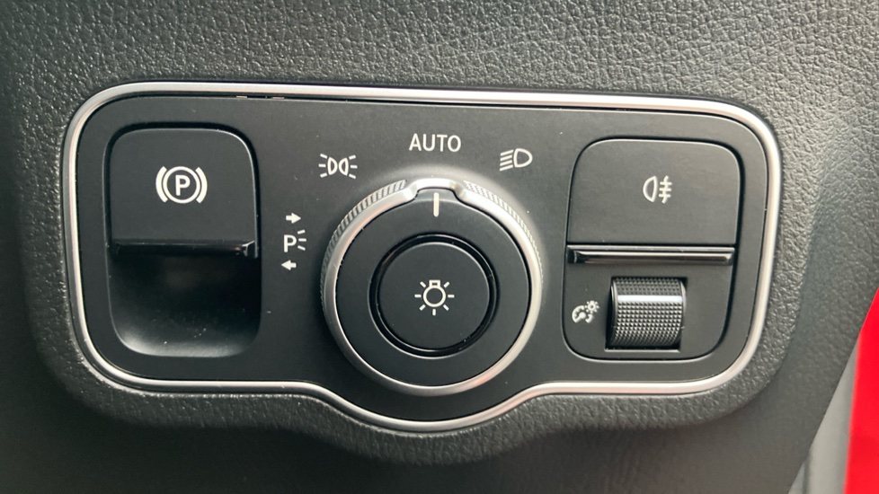 Mercedes-Benz B-Class B200 AMG Line Executive 5dr Auto Petrol Hatchback - Image 29