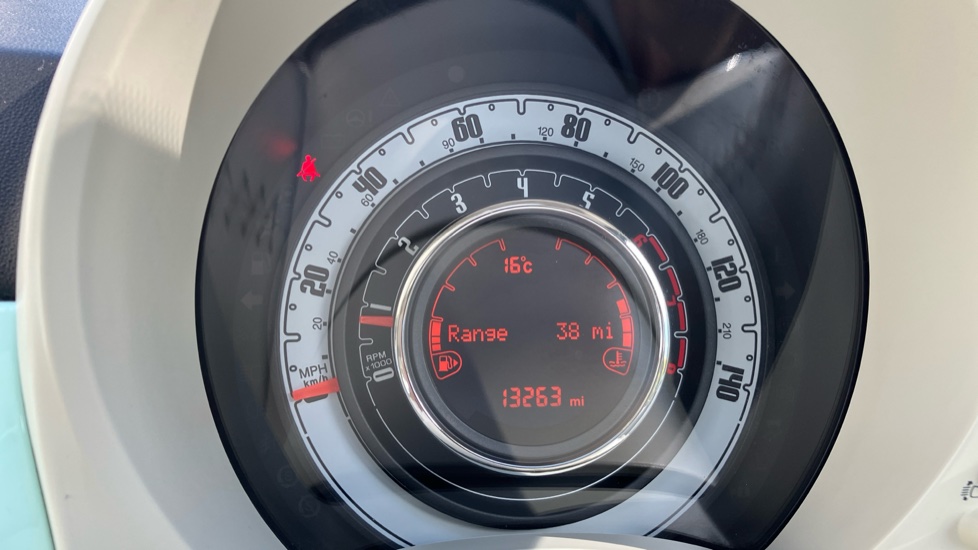 Fiat 500 1.2 Lounge 3dr Petrol Hatchback - Image 18