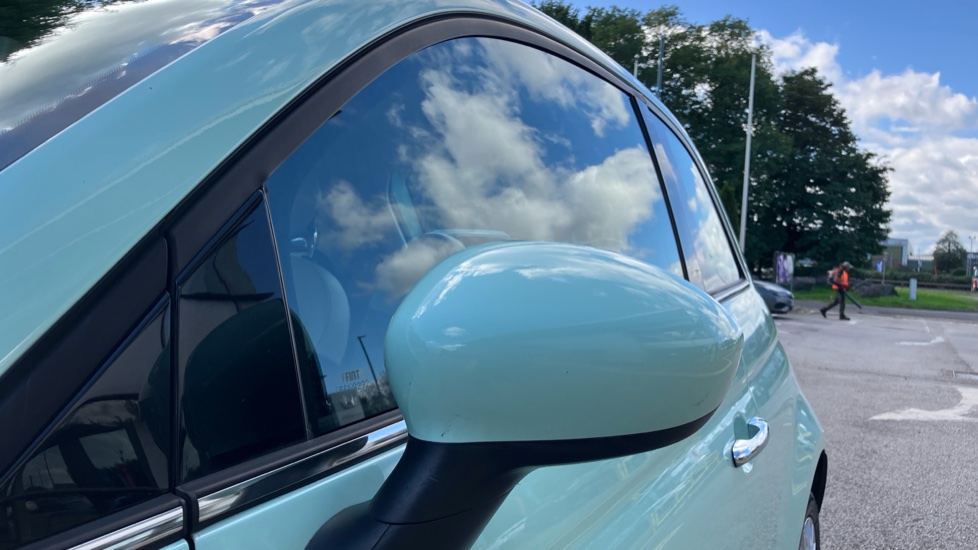 Fiat 500 1.2 Lounge 3dr Petrol Hatchback - Image 29