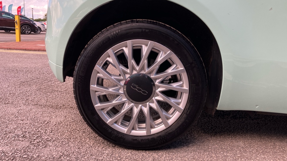 Fiat 500 1.2 Lounge 3dr Petrol Hatchback - Image 32