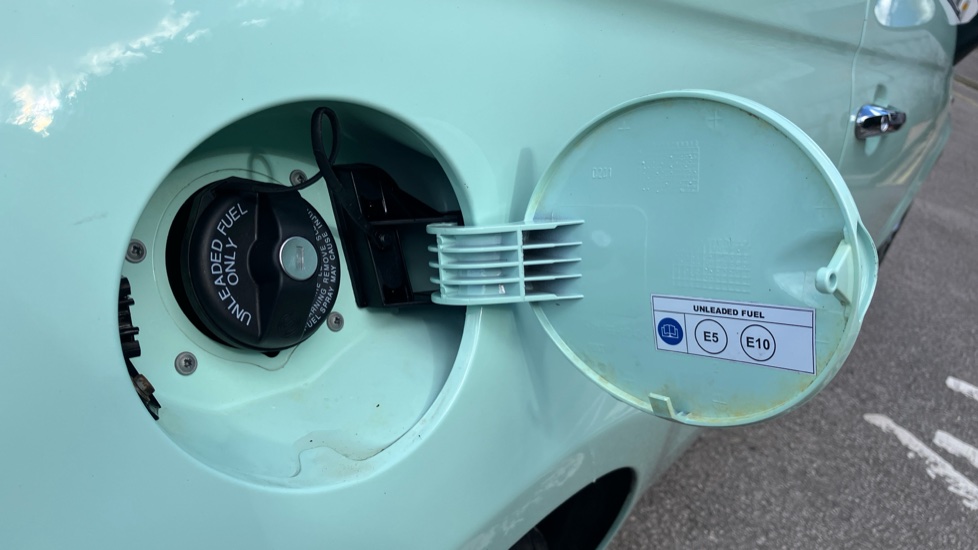 Fiat 500 1.2 Lounge 3dr Petrol Hatchback - Image 35