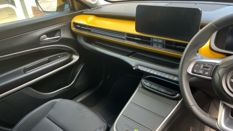 Jeep Avenger 115kW First Edition 54kWh 5dr Auto Electric Hatchback - Image 14