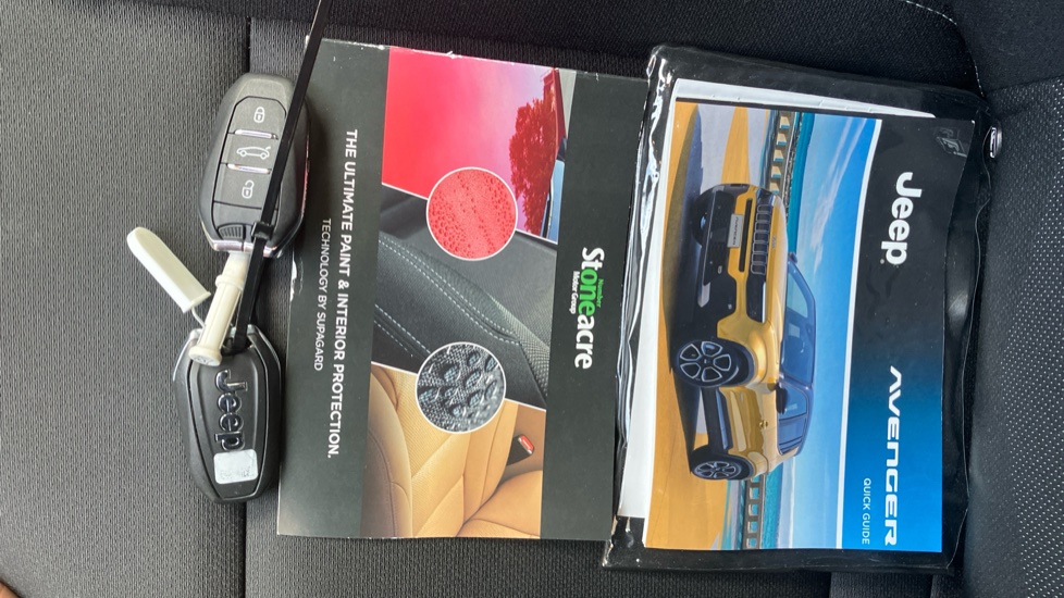Jeep Avenger 115kW First Edition 54kWh 5dr Auto Electric Hatchback - Image 19