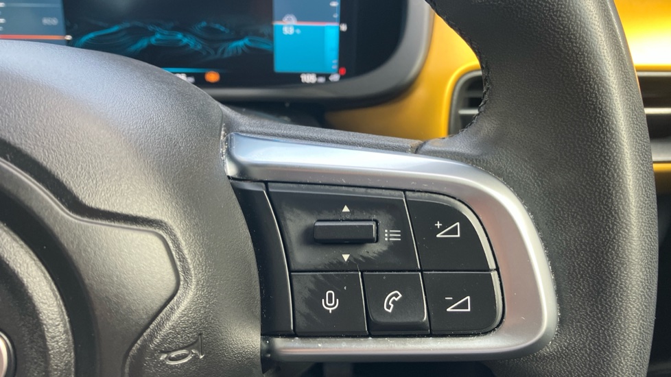 Jeep Avenger 115kW First Edition 54kWh 5dr Auto Electric Hatchback - Image 21