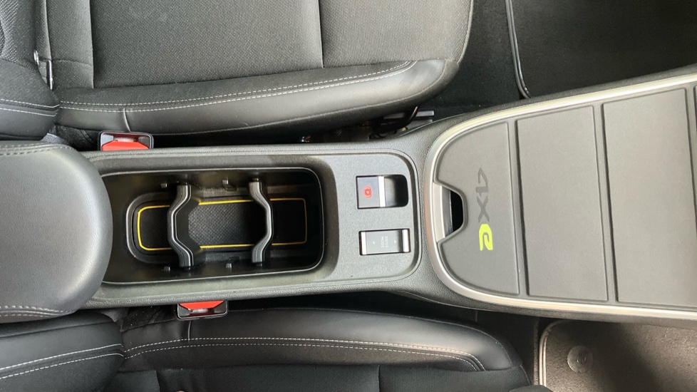 Jeep Avenger 115kW First Edition 54kWh 5dr Auto Electric Hatchback - Image 27