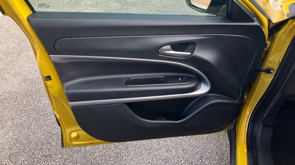 Jeep Avenger 115kW First Edition 54kWh 5dr Auto Electric Hatchback - Image 33