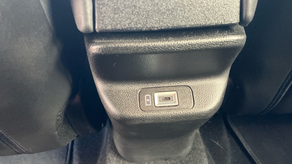 Jeep Avenger 115kW First Edition 54kWh 5dr Auto Electric Hatchback - Image 34