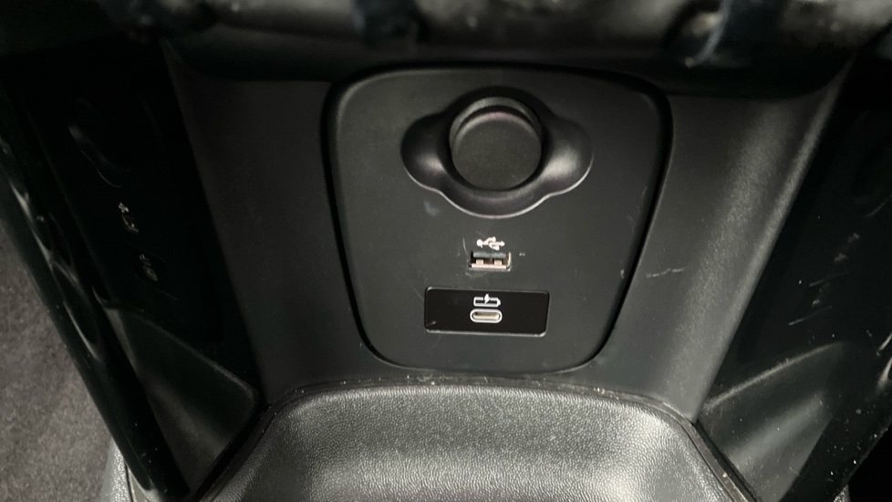 MINI Hatchback 2.0 Cooper S Exclusive 3dr Auto Petrol Hatchback - Image 24