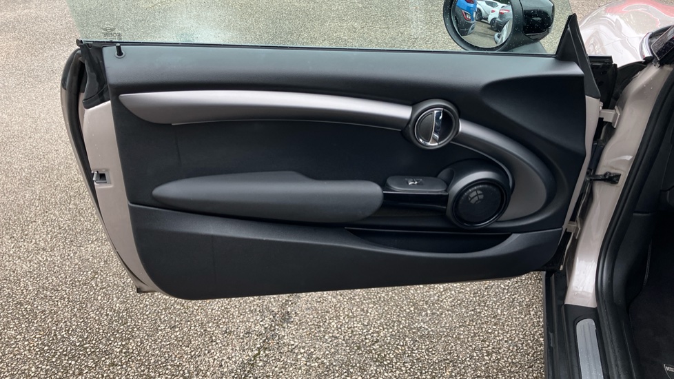 MINI Hatchback 2.0 Cooper S Exclusive 3dr Auto Petrol Hatchback - Image 28