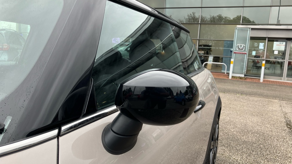 MINI Hatchback 2.0 Cooper S Exclusive 3dr Auto Petrol Hatchback - Image 29