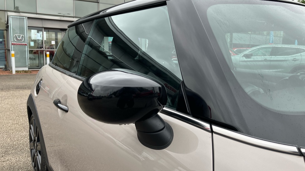 MINI Hatchback 2.0 Cooper S Exclusive 3dr Auto Petrol Hatchback - Image 30
