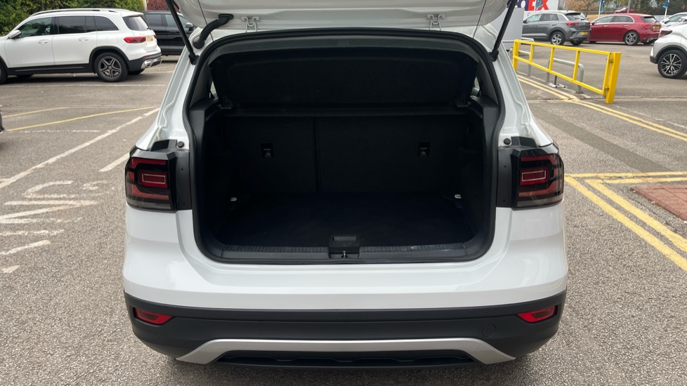 Volkswagen T-Cross 1.0 TSI 115 SE 5dr Petrol Estate - Image 4