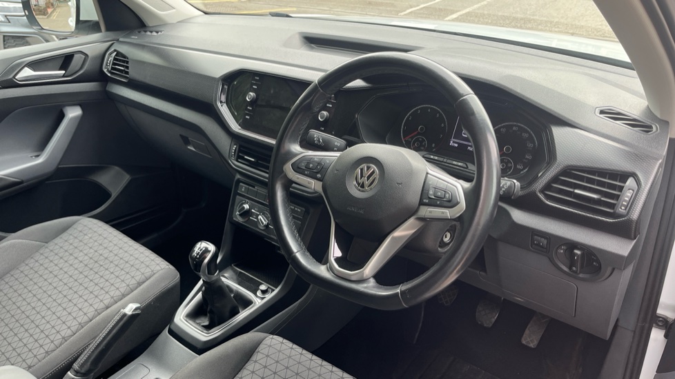 Volkswagen T-Cross 1.0 TSI 115 SE 5dr Petrol Estate - Image 11