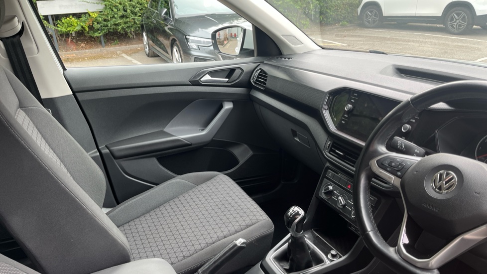Volkswagen T-Cross 1.0 TSI 115 SE 5dr Petrol Estate - Image 14