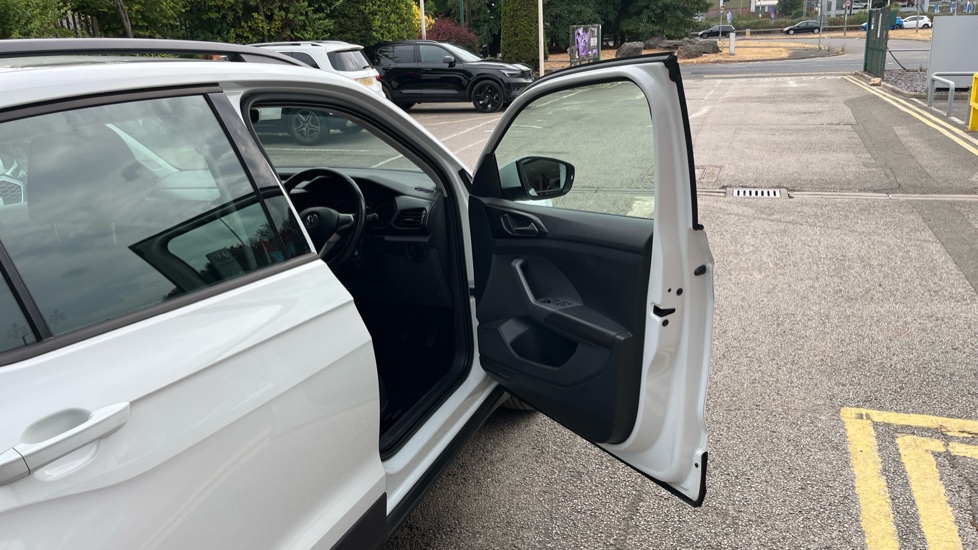 Volkswagen T-Cross 1.0 TSI 115 SE 5dr Petrol Estate - Image 32