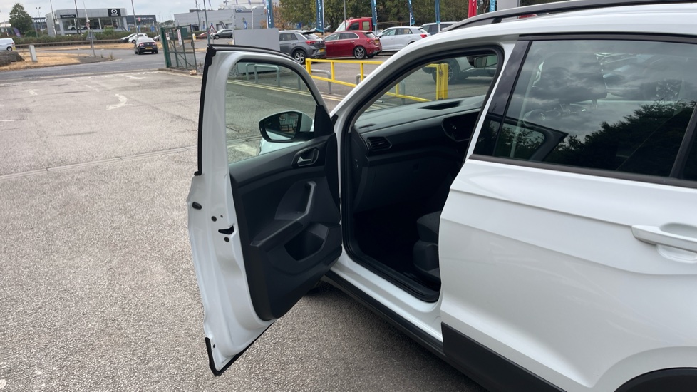 Volkswagen T-Cross 1.0 TSI 115 SE 5dr Petrol Estate - Image 37
