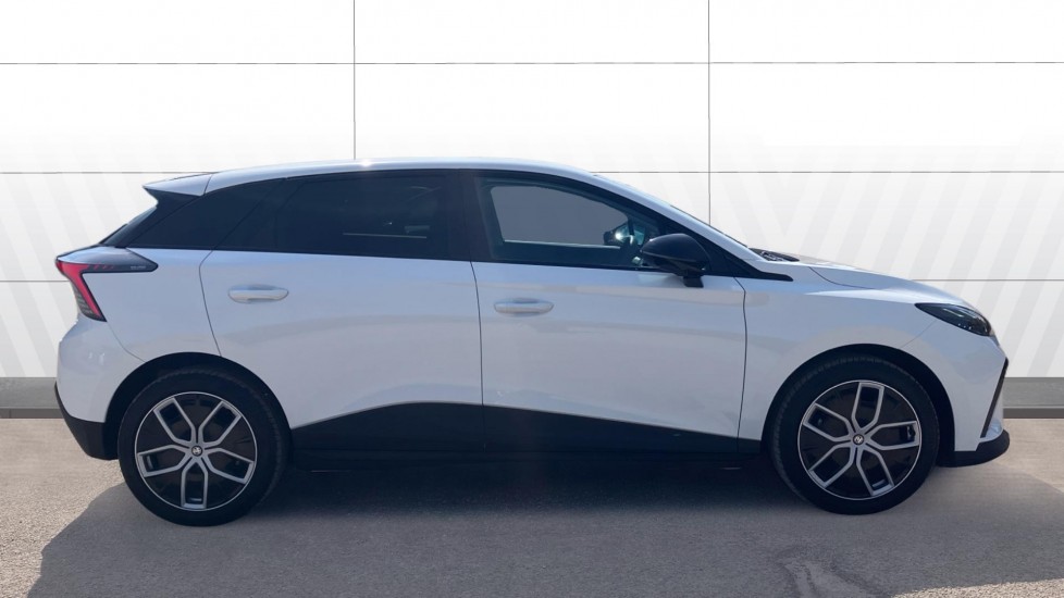 MG MG4 150kW Trophy EV Long Range 64kWh 5dr Auto Electric Hatchback - Image 5