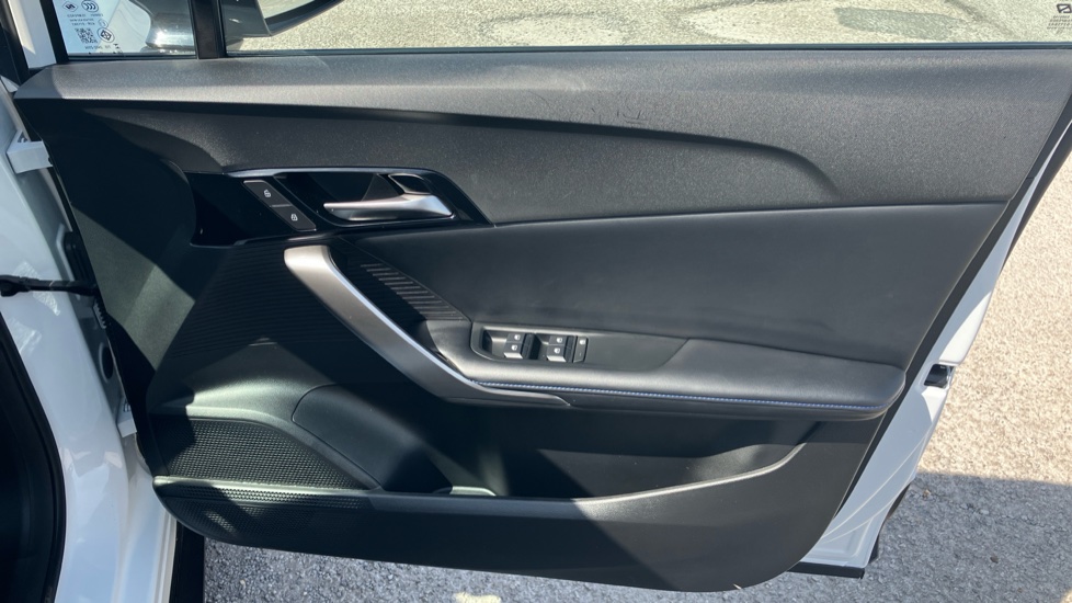 MG MG4 150kW Trophy EV Long Range 64kWh 5dr Auto Electric Hatchback - Image 28