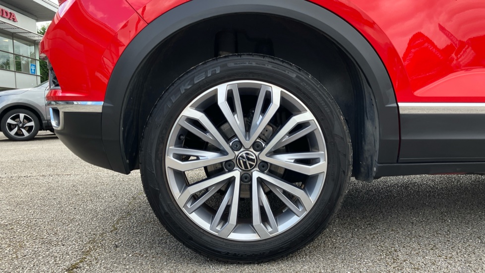 Volkswagen T-Roc 1.5 TSI EVO SEL 5dr Petrol Hatchback - Image 35