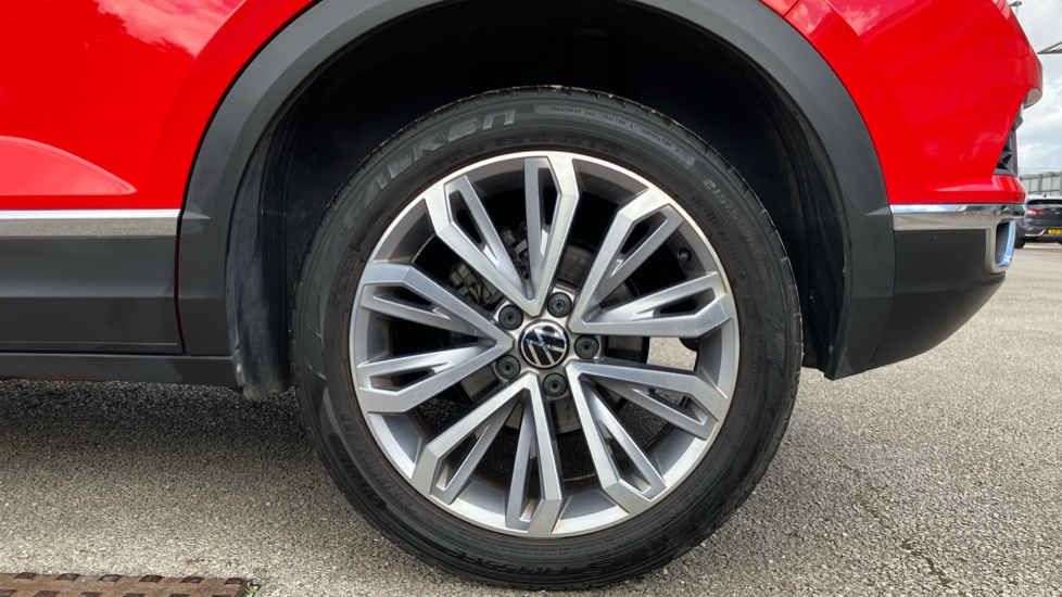 Volkswagen T-Roc 1.5 TSI EVO SEL 5dr Petrol Hatchback - Image 36