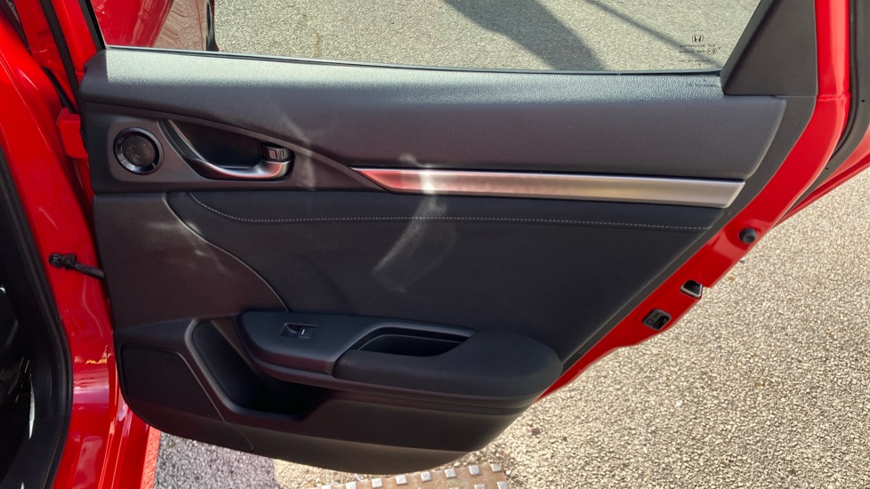 Honda Civic 1.0 VTEC Turbo 126 SR 5dr Petrol Hatchback - Image 28