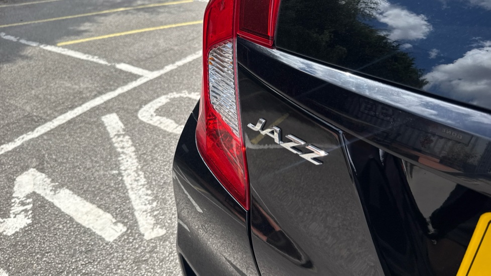 Honda Jazz 1.3 i-VTEC EX Navi 5dr CVT Petrol Hatchback - Image 24