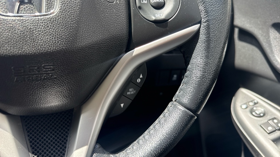 Honda Jazz 1.3 i-VTEC EX Navi 5dr CVT Petrol Hatchback - Image 29