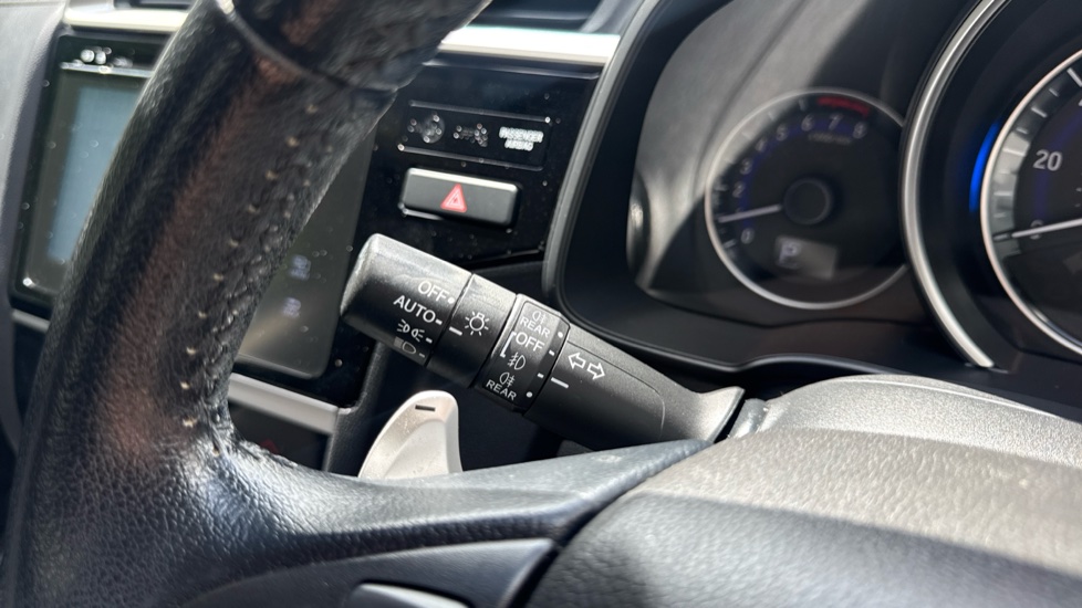 Honda Jazz 1.3 i-VTEC EX Navi 5dr CVT Petrol Hatchback - Image 30