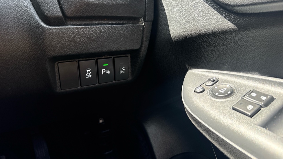 Honda Jazz 1.3 i-VTEC EX Navi 5dr CVT Petrol Hatchback - Image 33