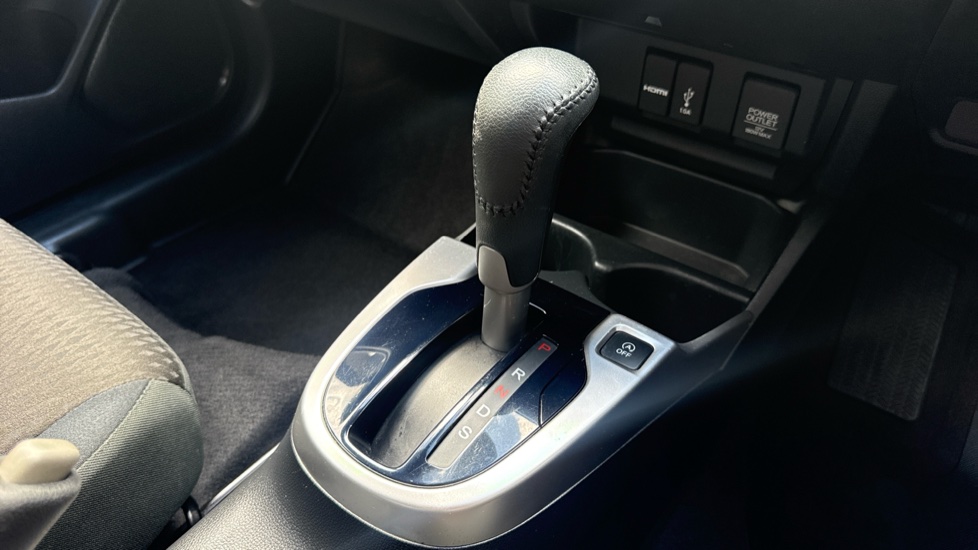 Honda Jazz 1.3 i-VTEC EX Navi 5dr CVT Petrol Hatchback - Image 40