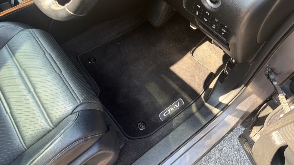 Honda CR-V 1.5 VTEC Turbo EX 5dr Petrol Estate - Image 40