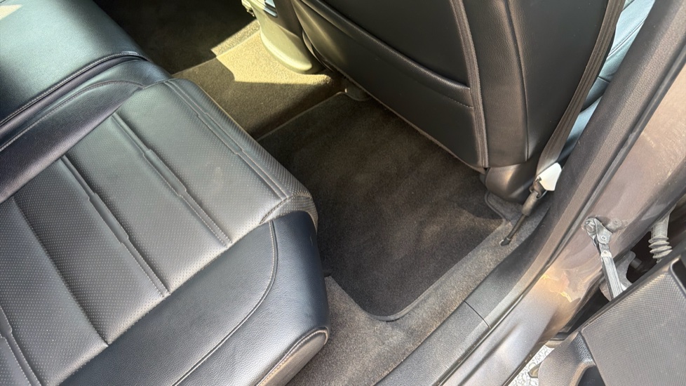 Honda CR-V 1.5 VTEC Turbo EX 5dr Petrol Estate - Image 47