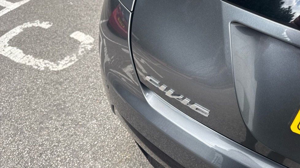 Honda Civic 1.8 i-VTEC SE Plus 5dr [Nav] Petrol Hatchback - Image 21