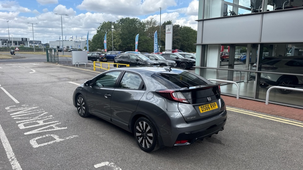 Honda Civic 1.8 i-VTEC SE Plus 5dr [Nav] Petrol Hatchback - Image 23