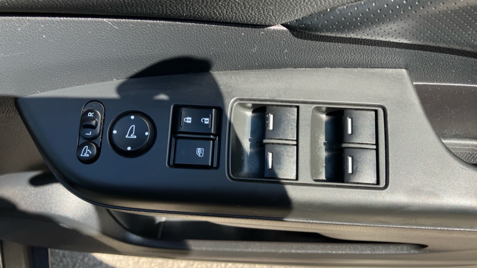 Honda CR-V 2.0 i-VTEC EX 5dr Petrol Estate - Image 29