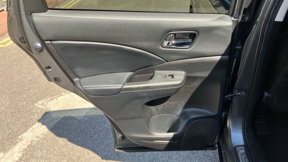 Honda CR-V 2.0 i-VTEC EX 5dr Petrol Estate - Image 32